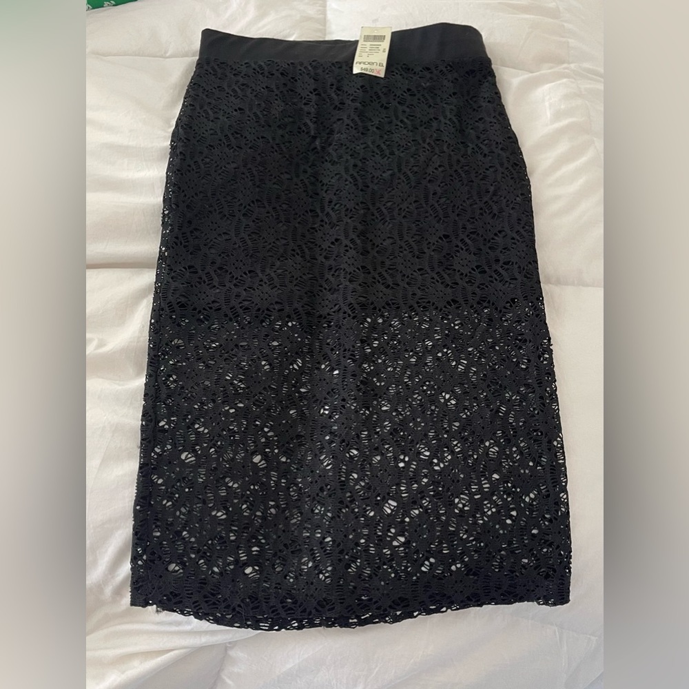 Arden B lace skirt
